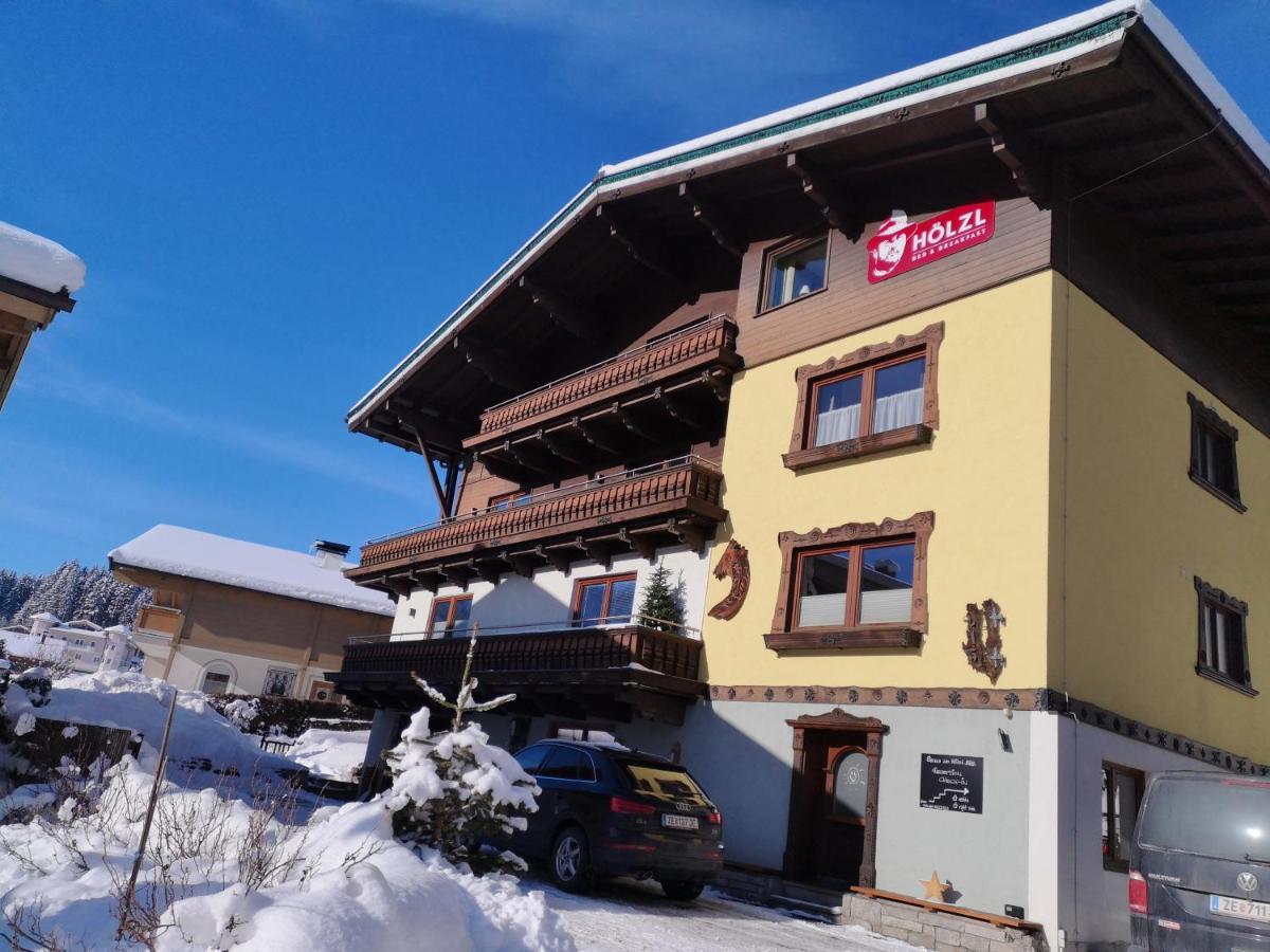 Hoelzl Bed & Breakfast Neukirchen am Grossvenediger Exterior photo
