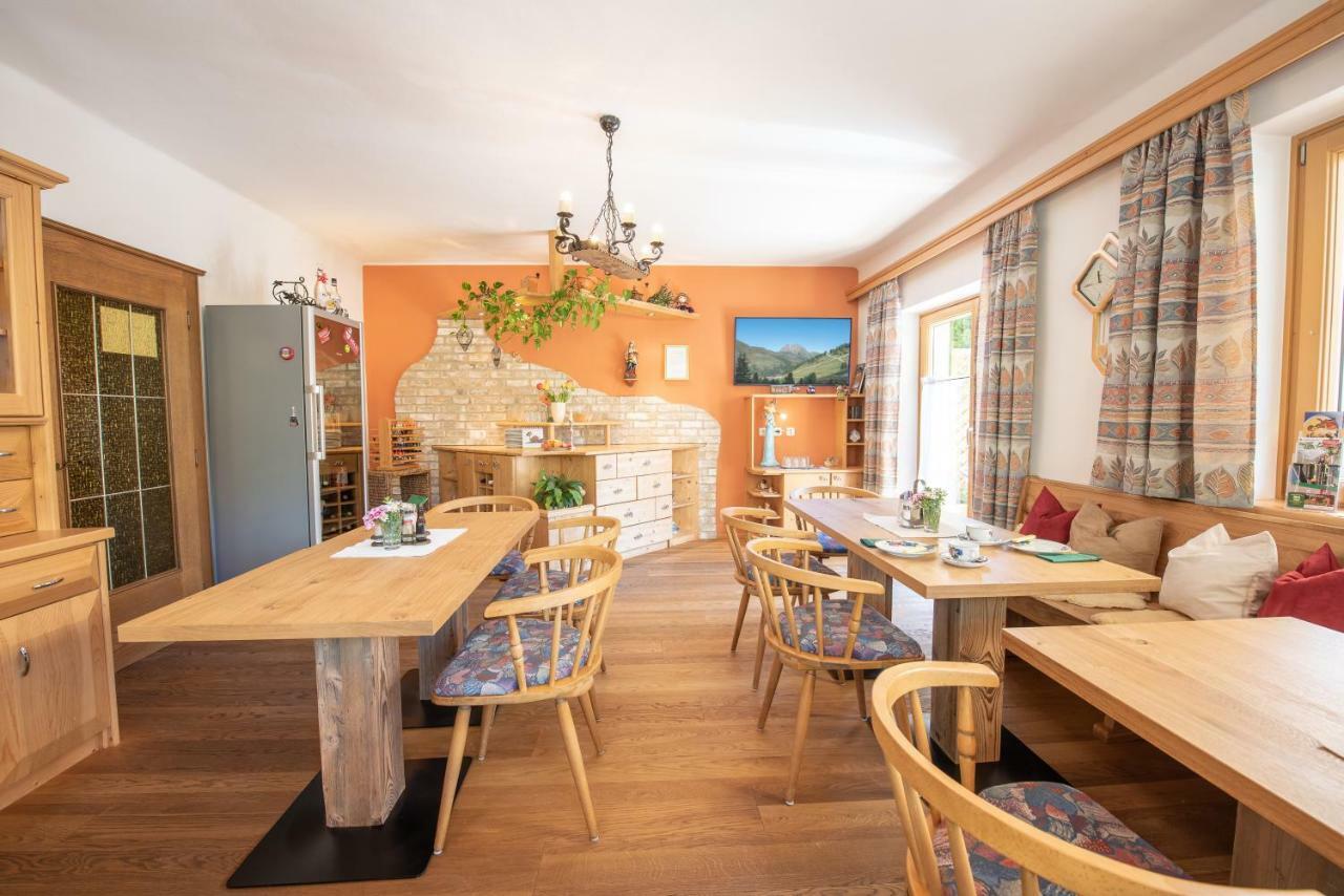 Hoelzl Bed & Breakfast Neukirchen am Grossvenediger Exterior photo